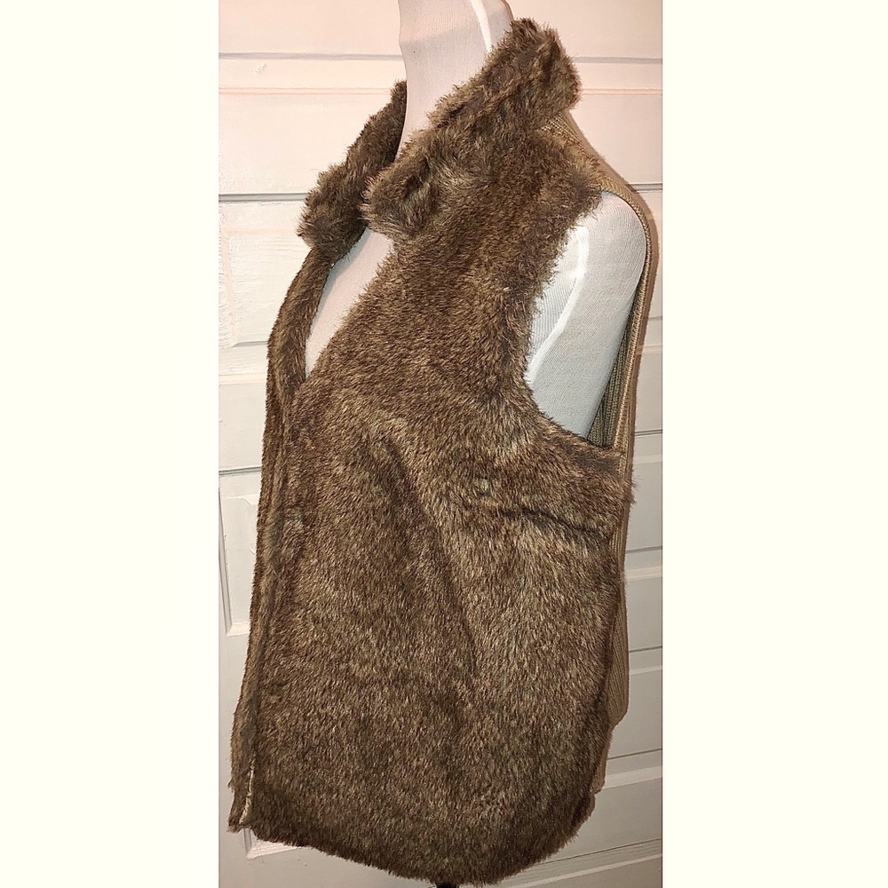 New Directions Woman Faux “Wolf” Fur Sweater Vest, Sz 0X